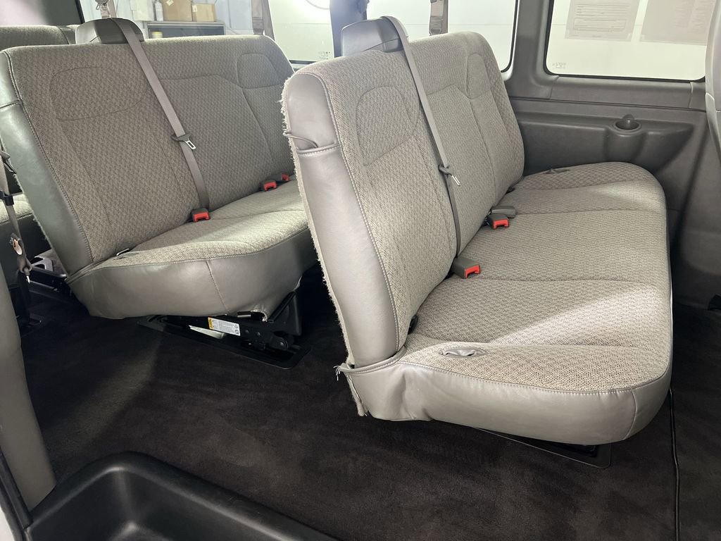 Used 2025 Summit White Chevrolet LT image 25