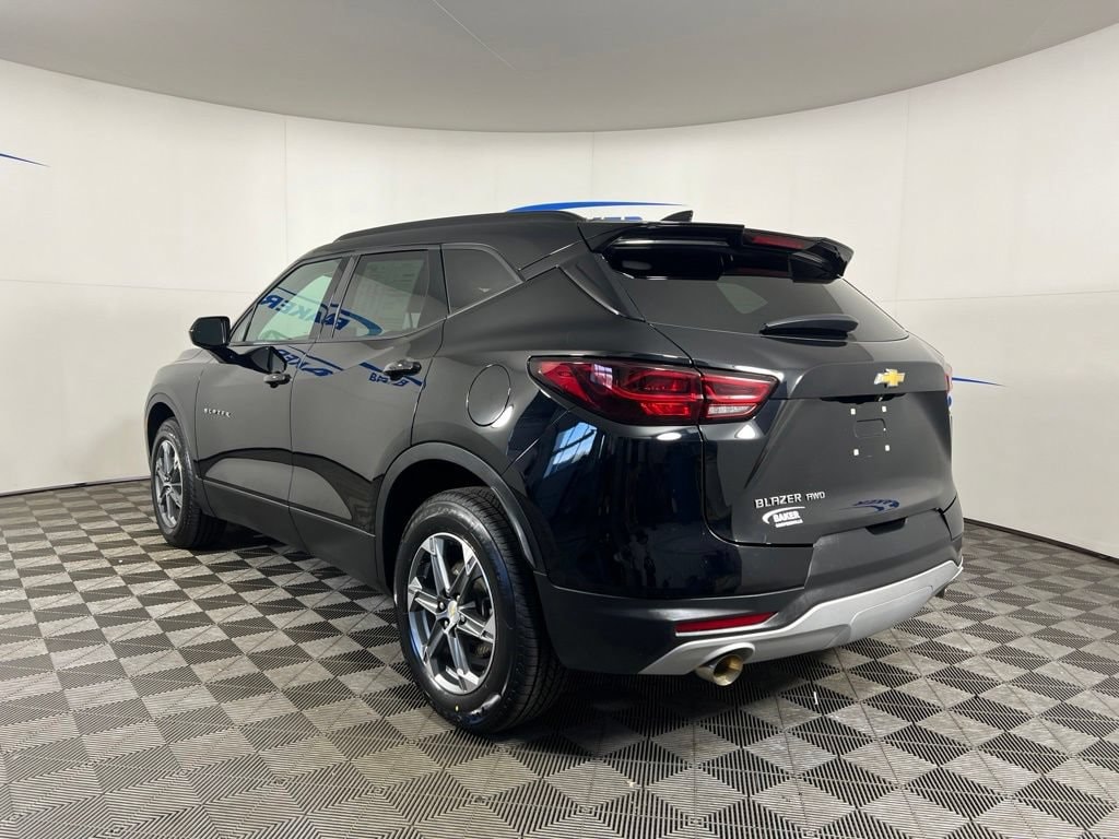 Used 2023 Black Chevrolet LT w/2LT image 3