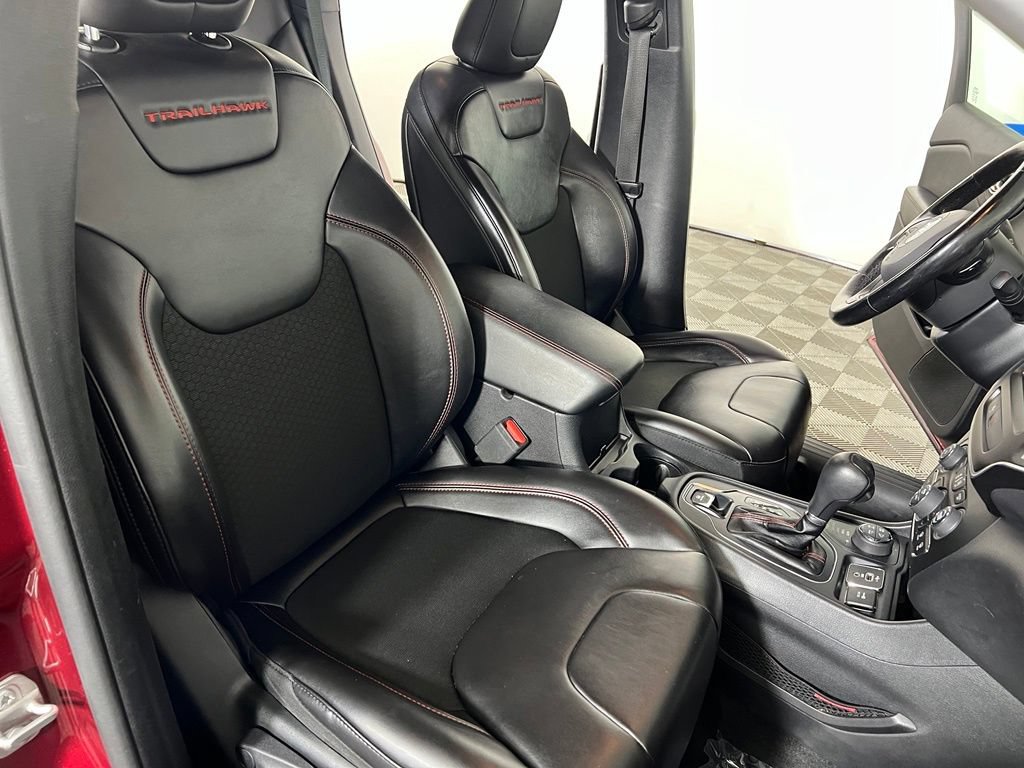 Used 2020 Velvet Red Pearlcoat Jeep Trailhawk image 11