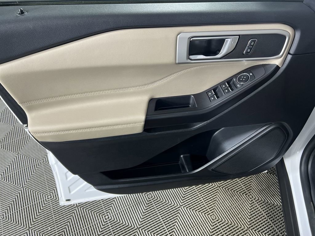 Used 2020 Oxford White Ford XLT image 24