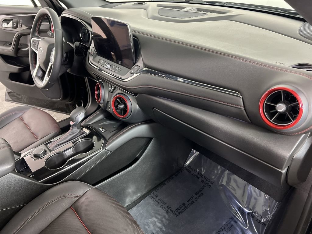 Used 2025 Black Chevrolet RS image 30