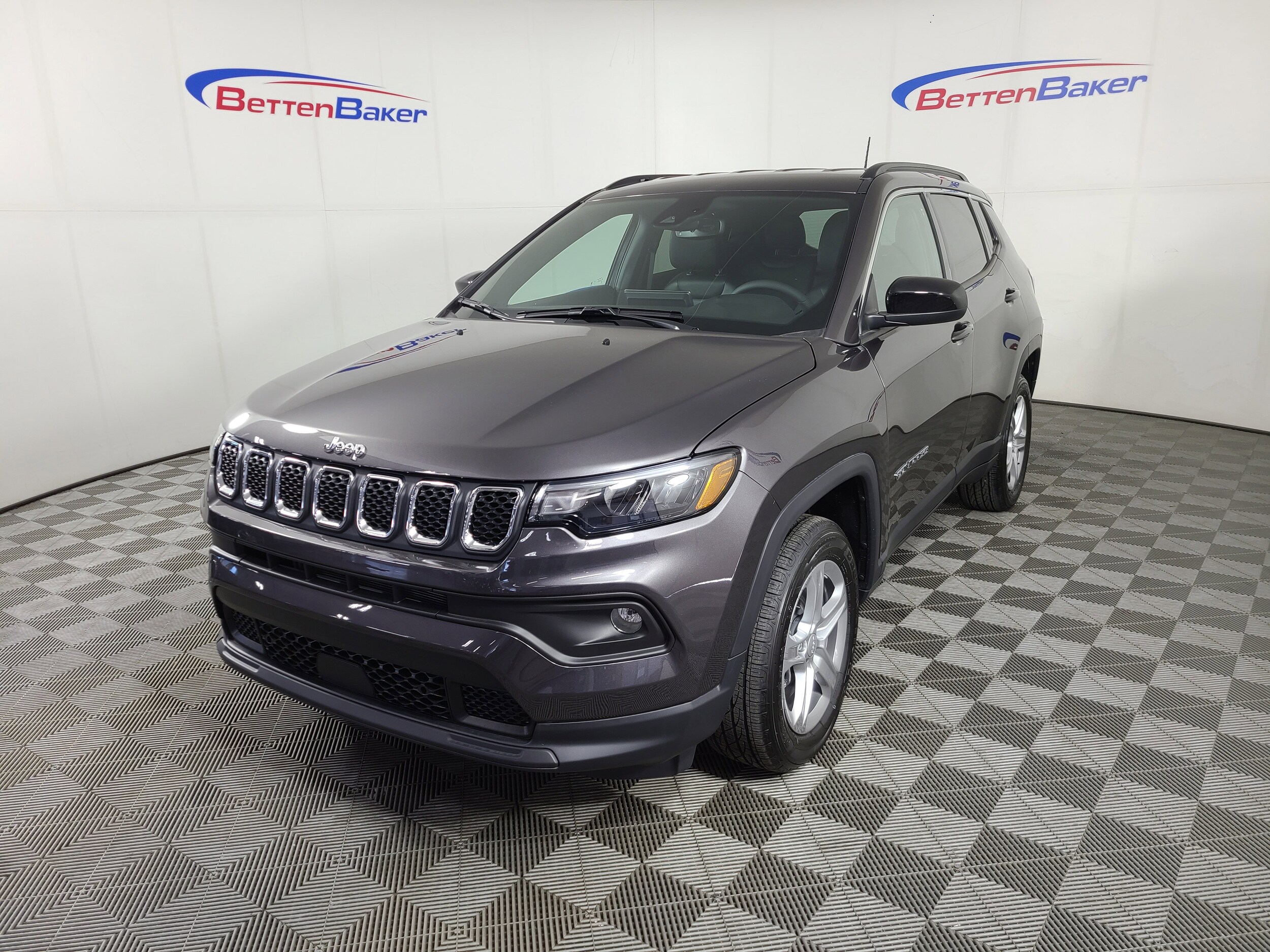 2024 Jeep Compass Latitude photo 3
