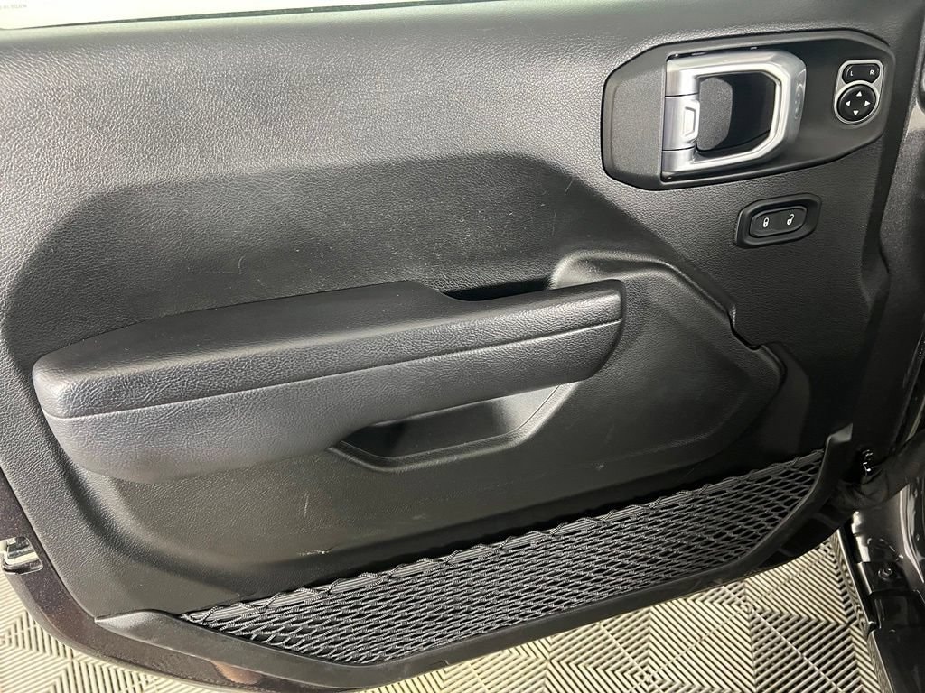 Used 2024 Granite Crystal Metallic Clearcoat Jeep Sport image 16
