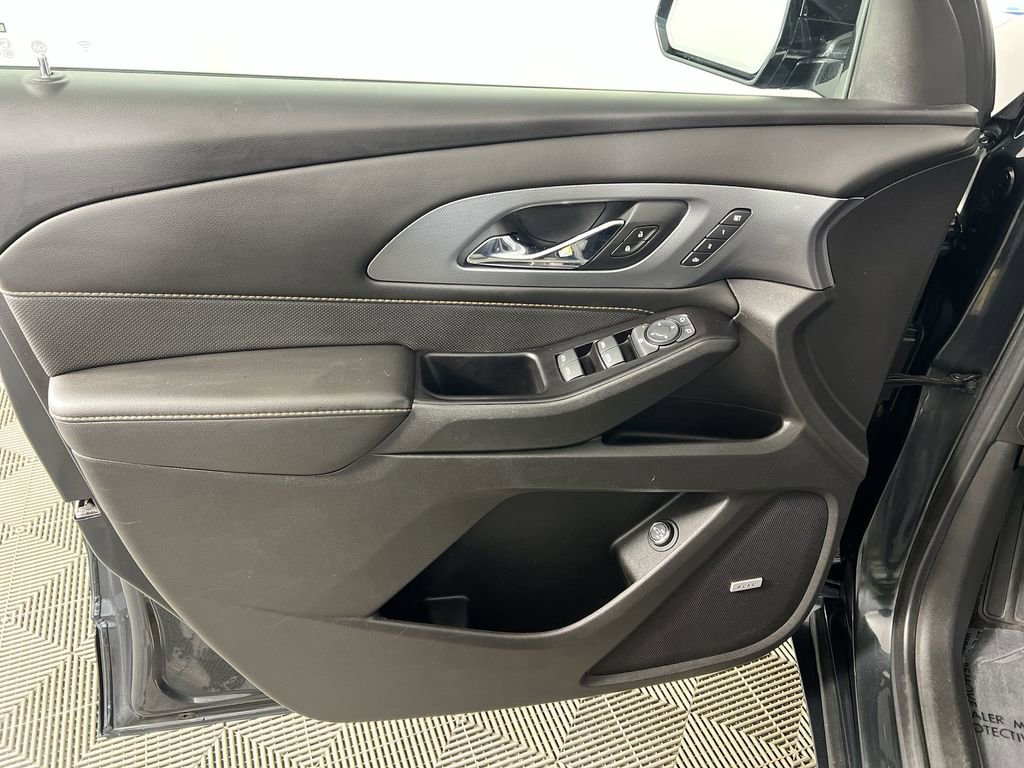 Used 2020 Graphite Chevrolet Premier image 24