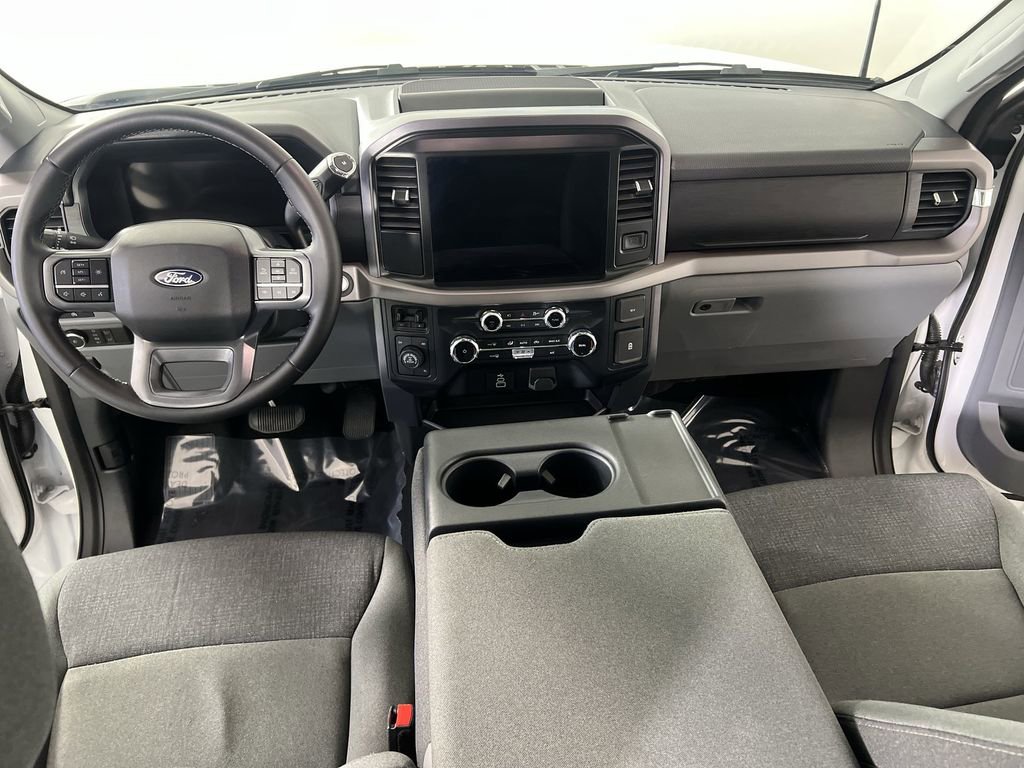 Used 2025 Oxford White Ford XLT image 19