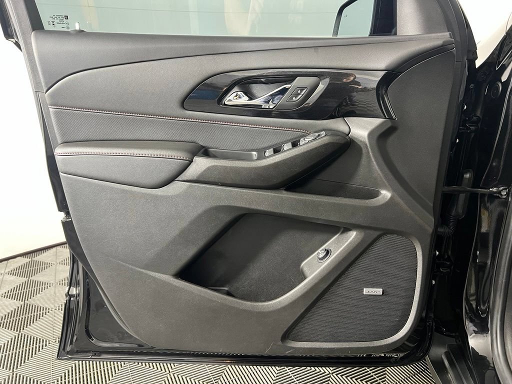 Used 2023 Mosaic Black Chevrolet RS image 19