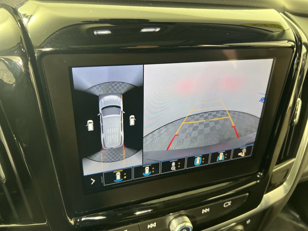 Used 2020 Graphite Chevrolet Premier image 16