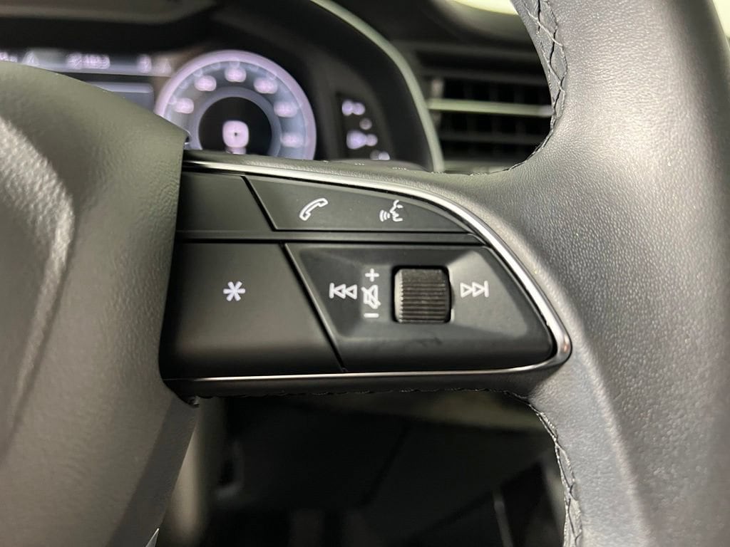 Used 2022 Mythos Black Audi 55 Premium image 24