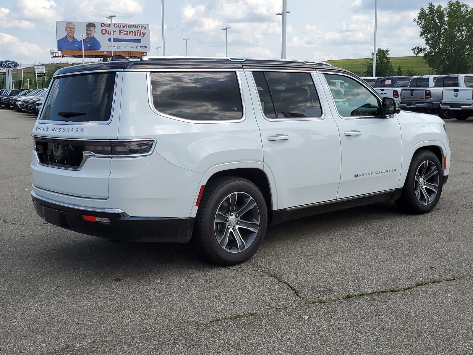 2024 Jeep Grand Wagoneer Base photo 4