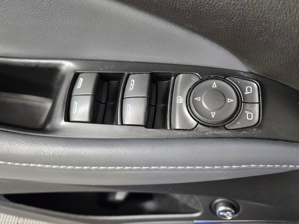Used 2023 Ebony Twilight Buick Essence image 29