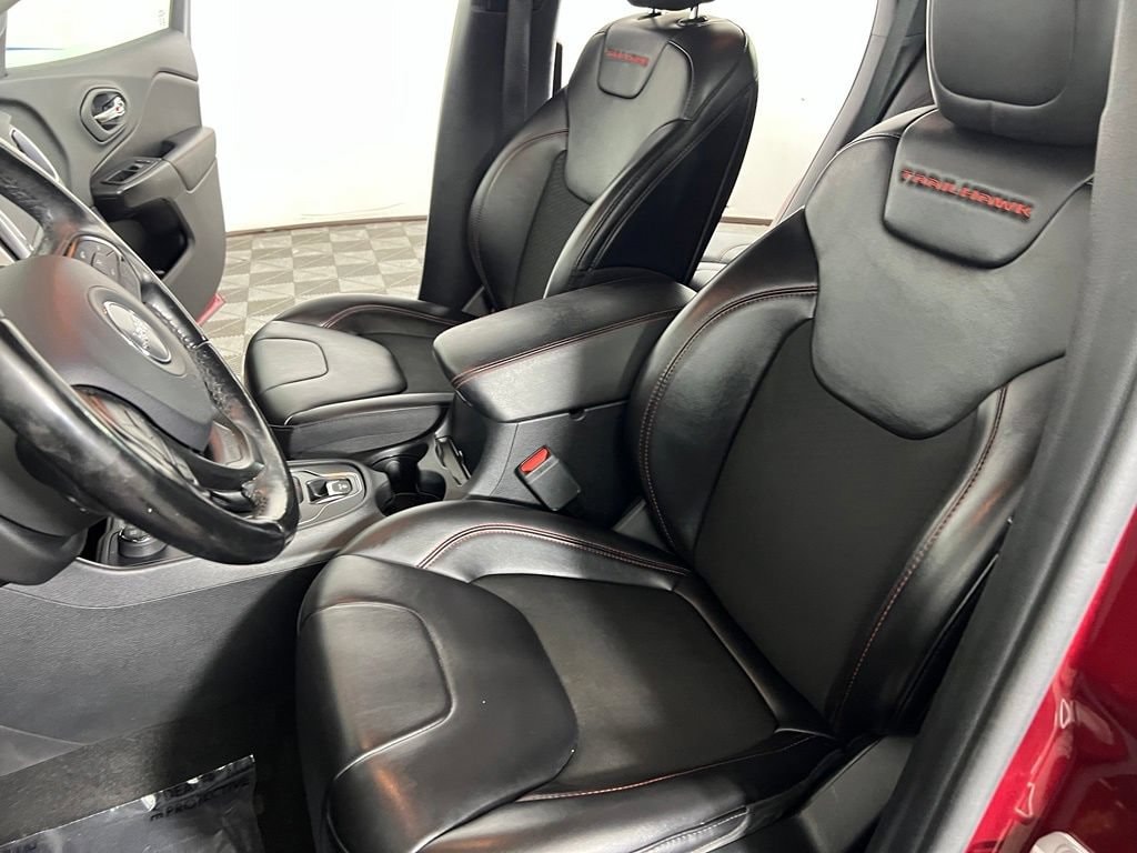 Used 2020 Velvet Red Pearlcoat Jeep Trailhawk image 15