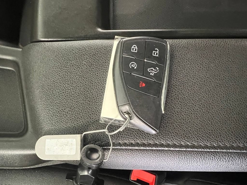 Used 2024 Summit White Chevrolet LT image 35