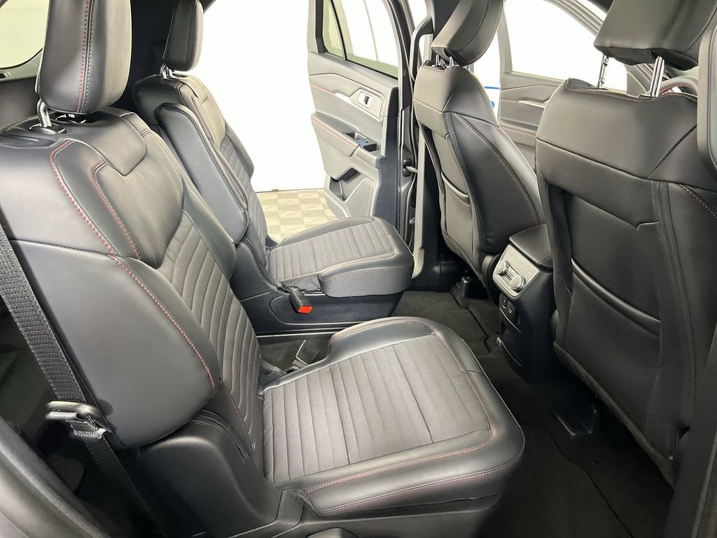 Used 2026 Gray Metallic Ford ST-Line image 28