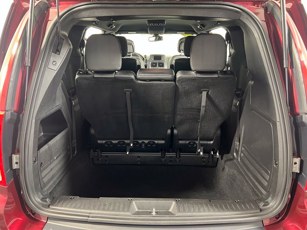Used 2020 Octane Red Pearlcoat Dodge SXT image 14