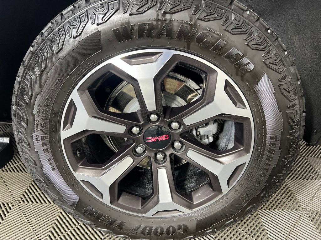 Used 2025 Sterling GMC AT4 Ultimate image 33
