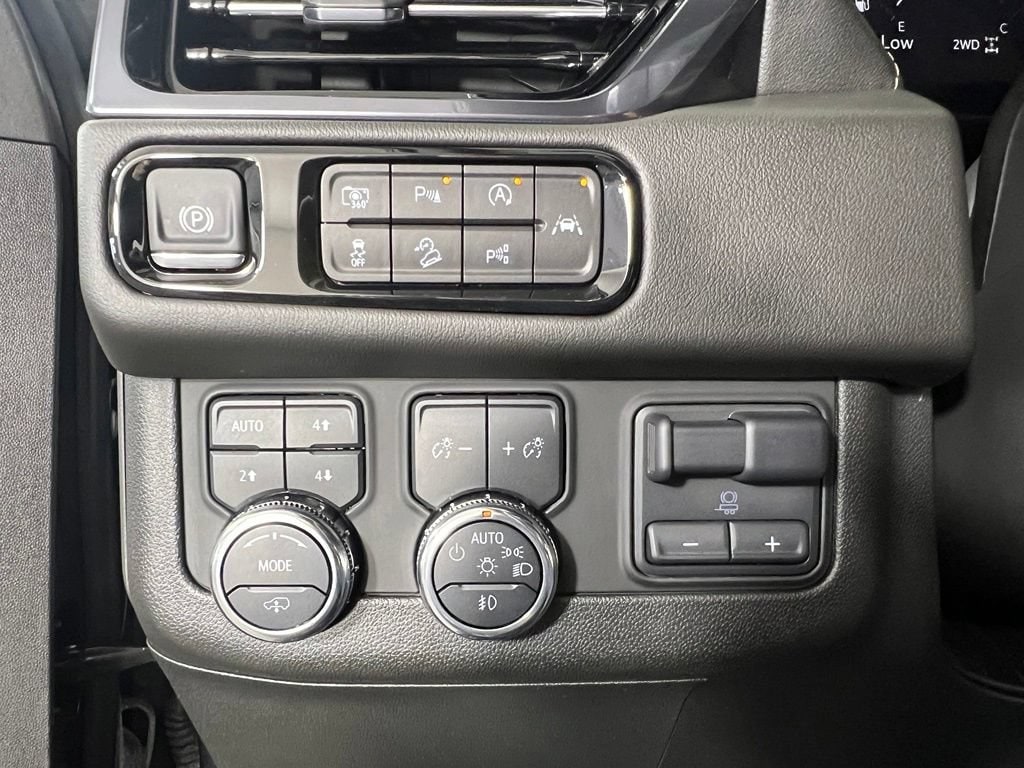 Used 2025 Titanium Rush GMC AT4 image 41
