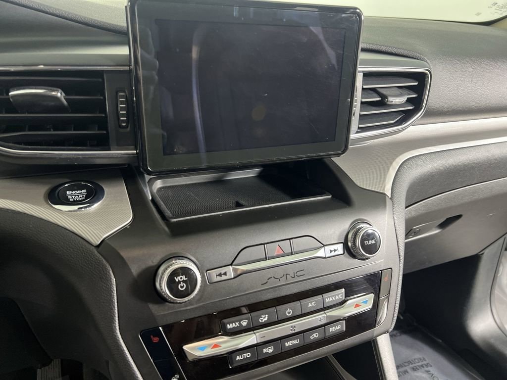 Used 2020 Oxford White Ford XLT image 12