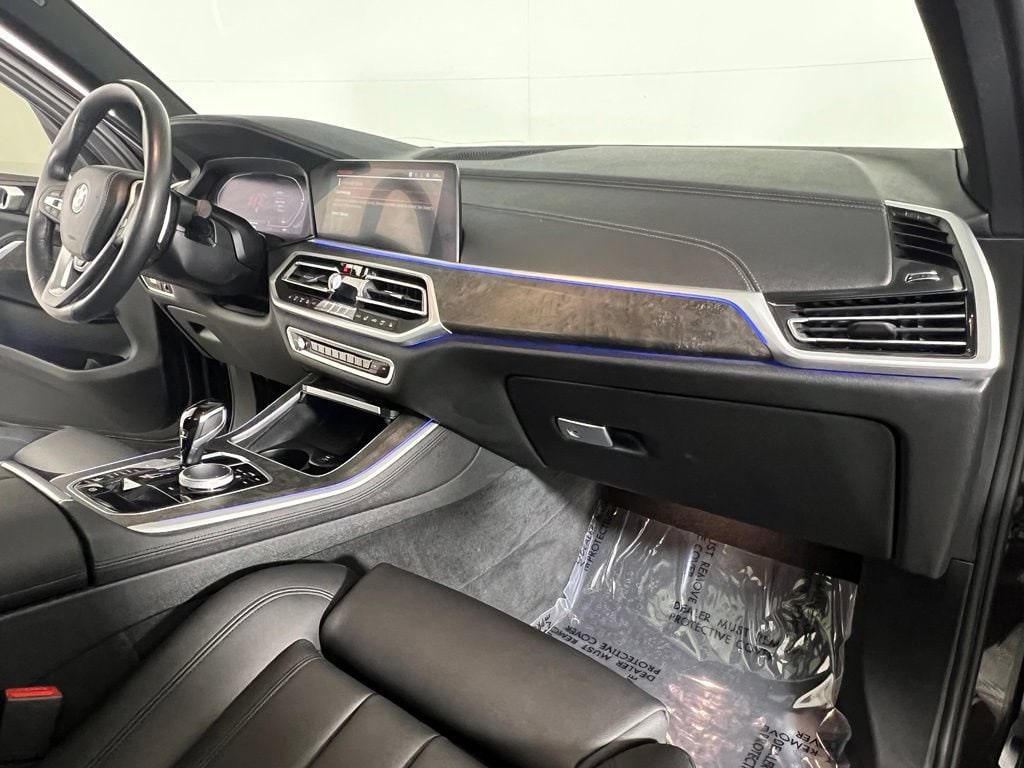 Used 2022 Sparkling Brown BMW xDrive40i image 11