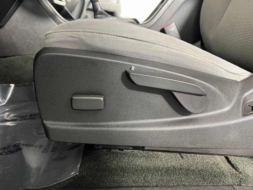 Used 2018 Kinetic Blue Chevrolet WT image 17
