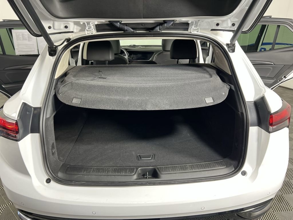 Used 2023 Summit White Buick Essence image 26