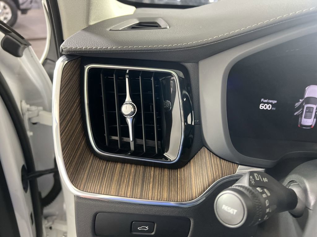 Used 2023 Crystal White Volvo B6 AWD Ultimate Dark image 18