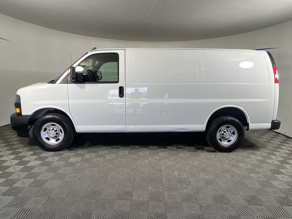 Used 2019 Summit White Chevrolet Work Van image 5