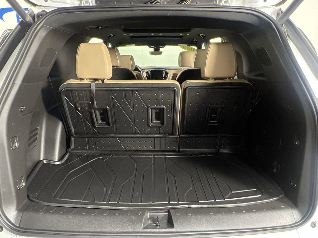 Used 2023 Summit White Chevrolet Premier image 28