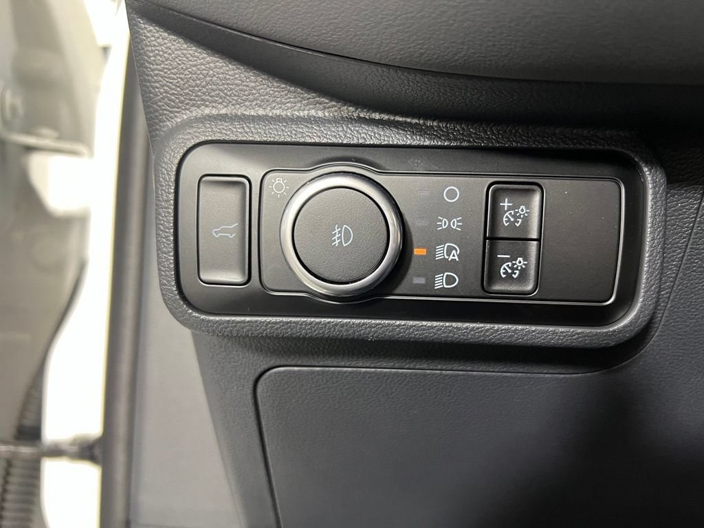 Used 2025 White Metallic Ford Active image 33