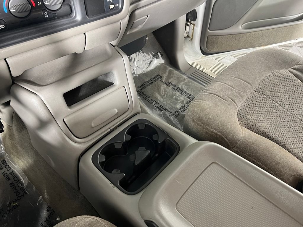 Used 2000 Summit White Chevrolet LT image 24