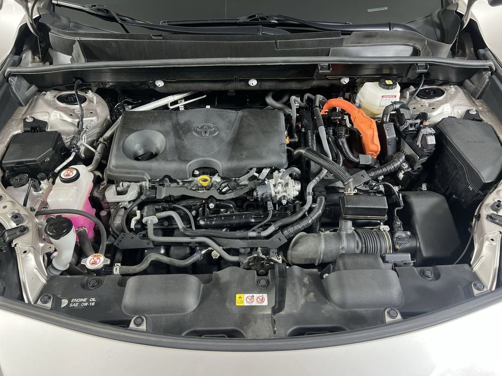 Used 2024 Titanium Glow Toyota LE image 28
