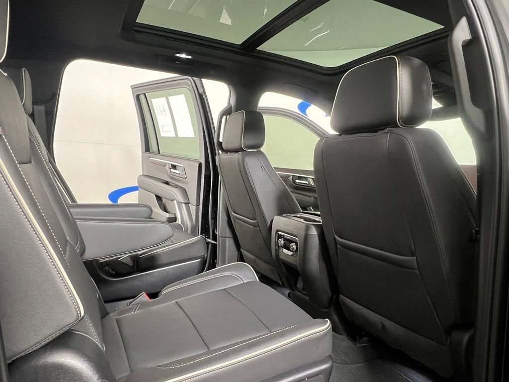 Used 2025 Black Chevrolet Premier image 13