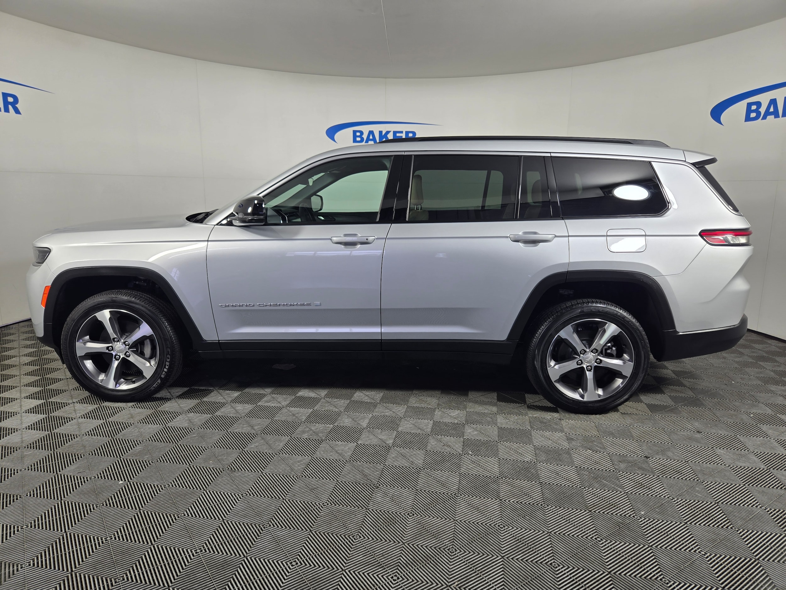 New 2026 Silver Zynith Jeep Limited image 4