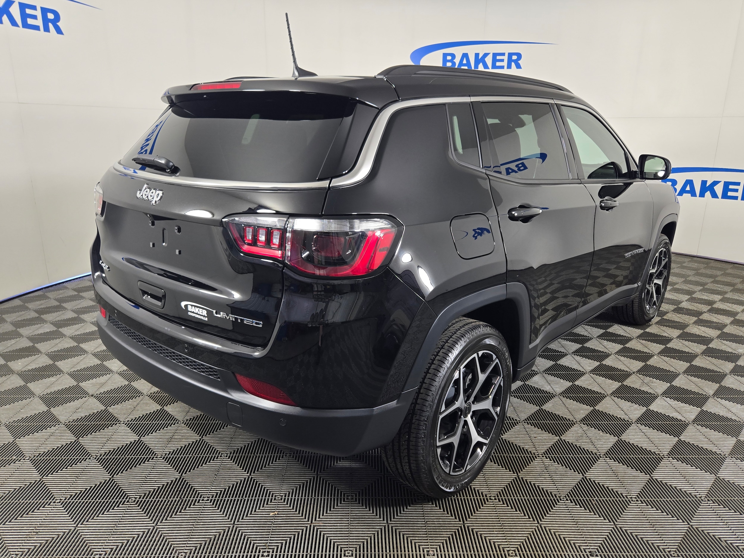 New 2026 Diamond Black Crystal Pearlcoat Jeep Limited image 7