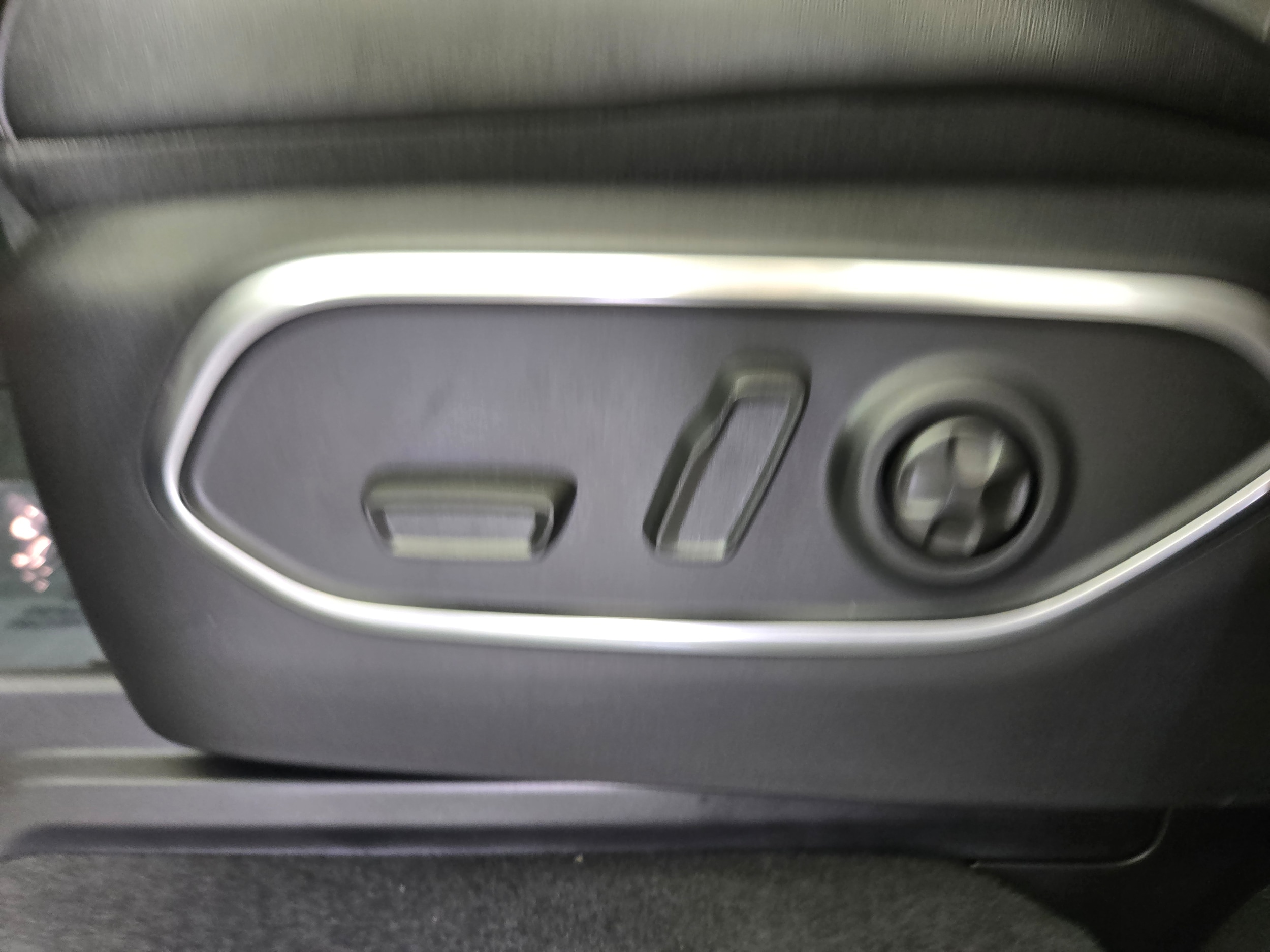 New 2026 Bright White Jeep Limited image 25
