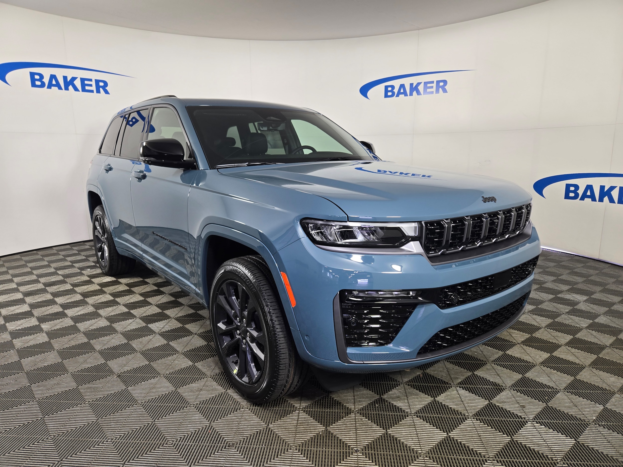 2026 Jeep Grand Cherokee Limited Reserve 4x4's photo