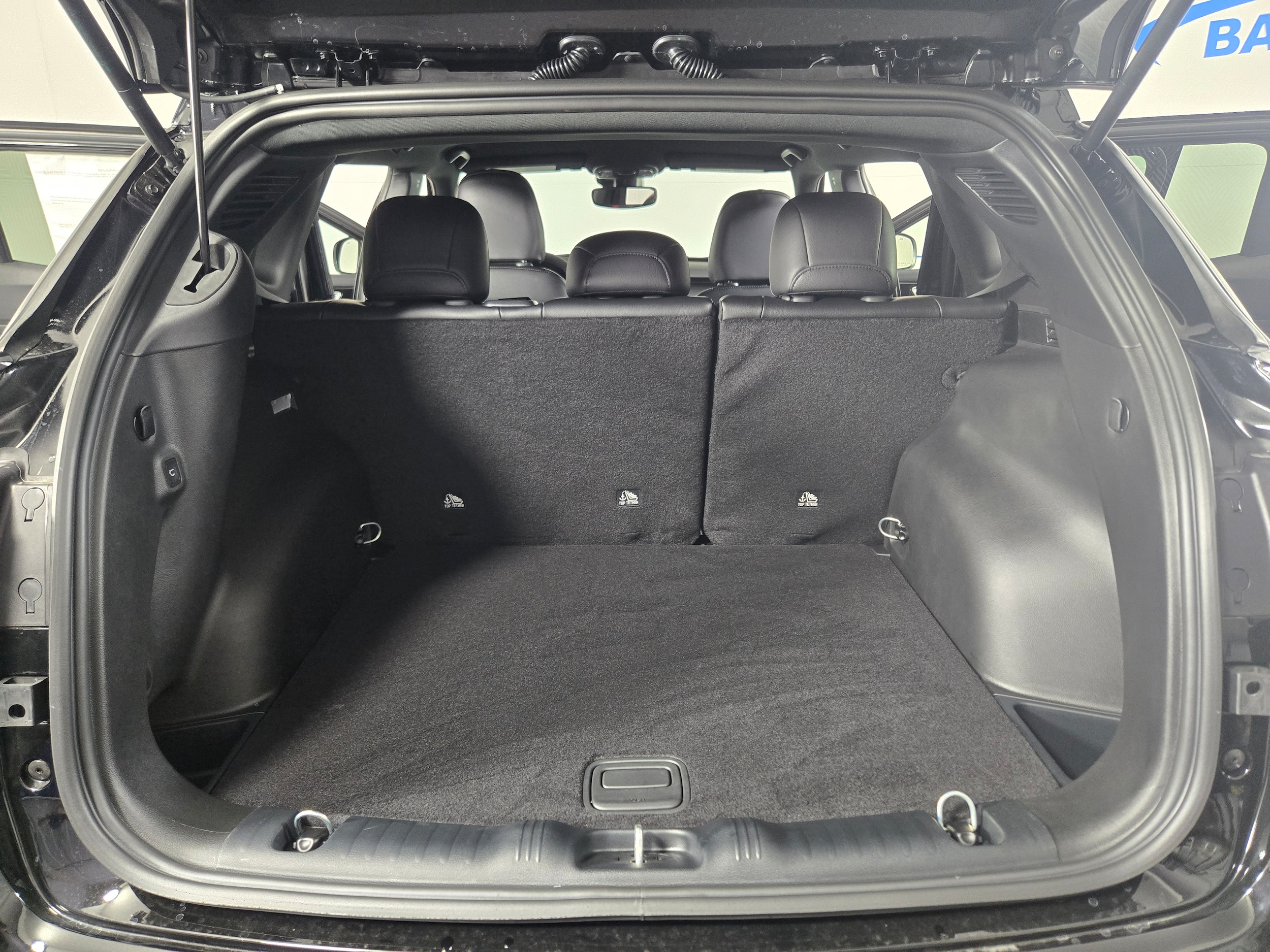 New 2026 Diamond Black Crystal Pearlcoat Jeep Trailhawk image 13