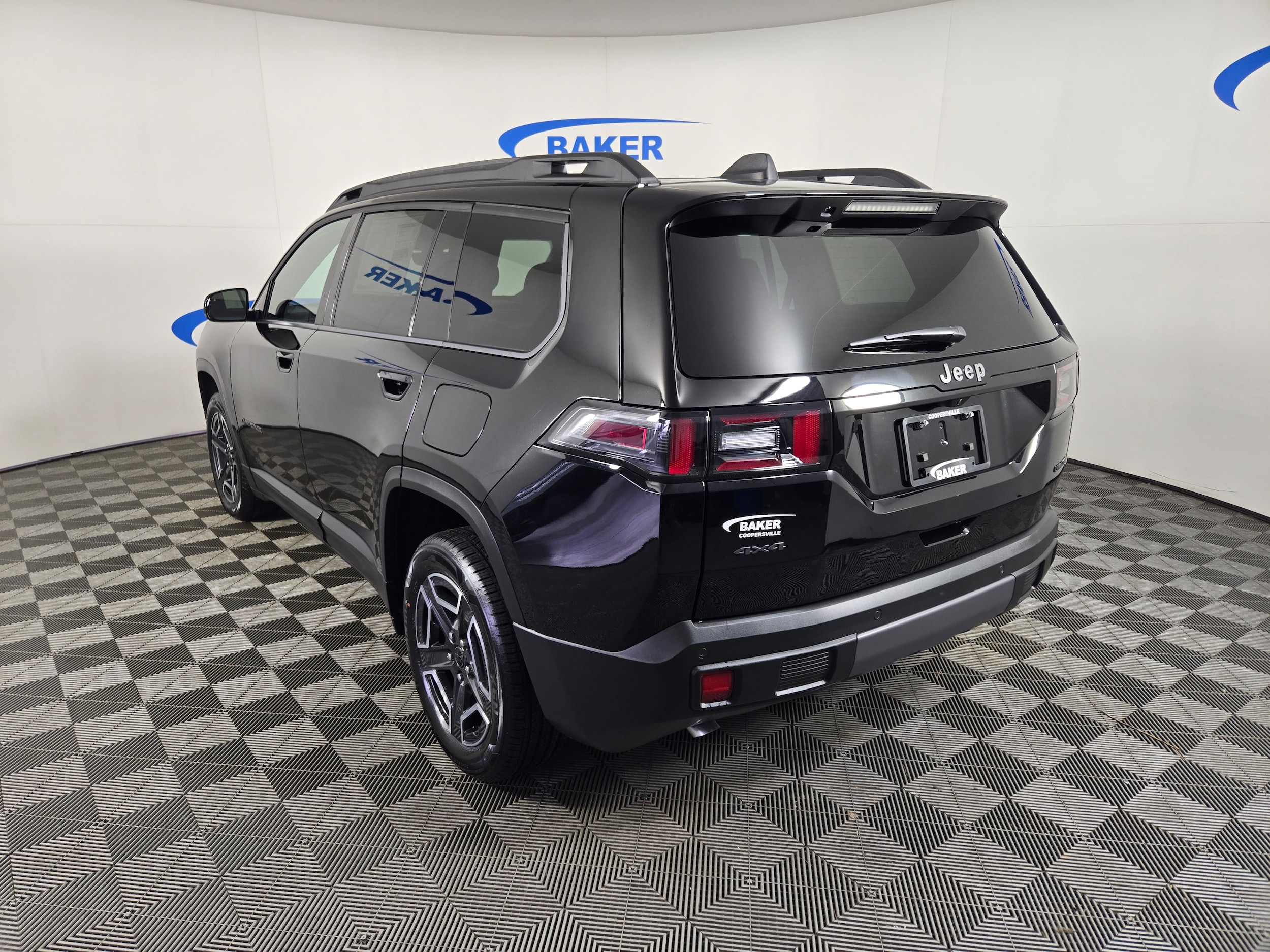 New 2026 Diamond Black Crystal Pearlcoat Jeep Laredo/Limited image 5