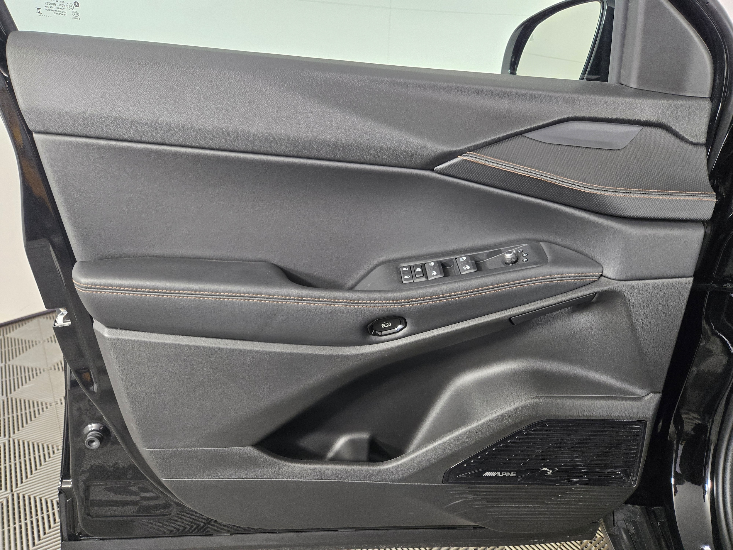 New 2026 Diamond Black Crystal Pearlcoat Jeep Laredo/Limited image 15