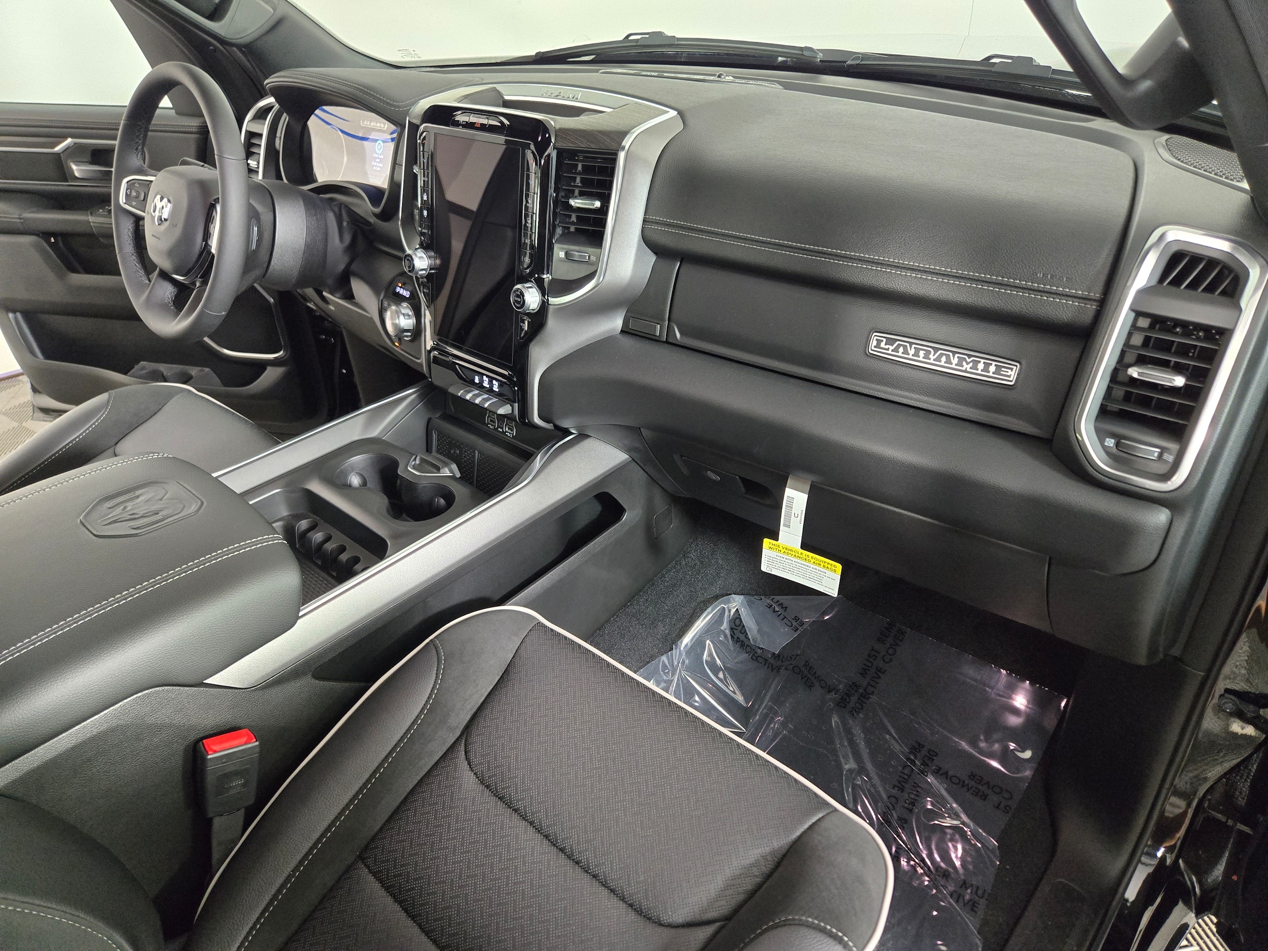 New 2026 Diamond Black Crystal Pearlcoat Ram Laramie image 27