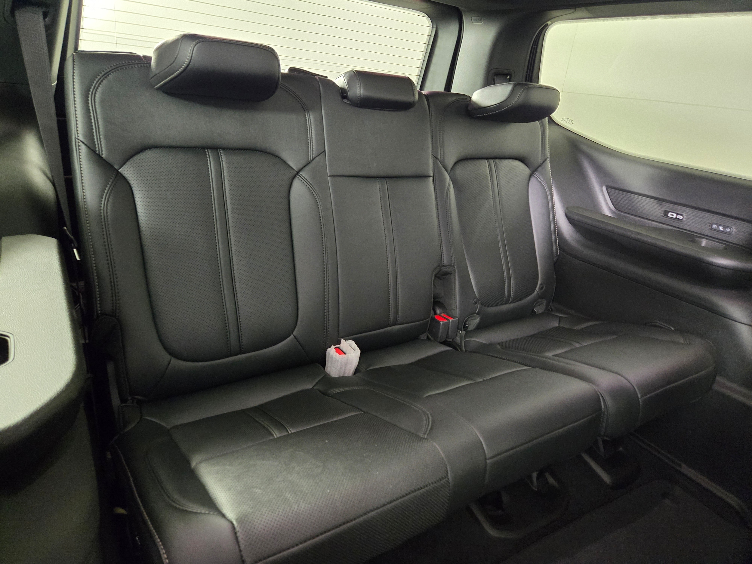 New 2026 High Gloss Black Jeep Limited image 12