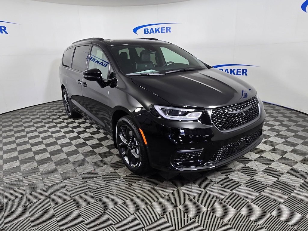 New 2026 Chrysler Pacifica Limited Passenger Van