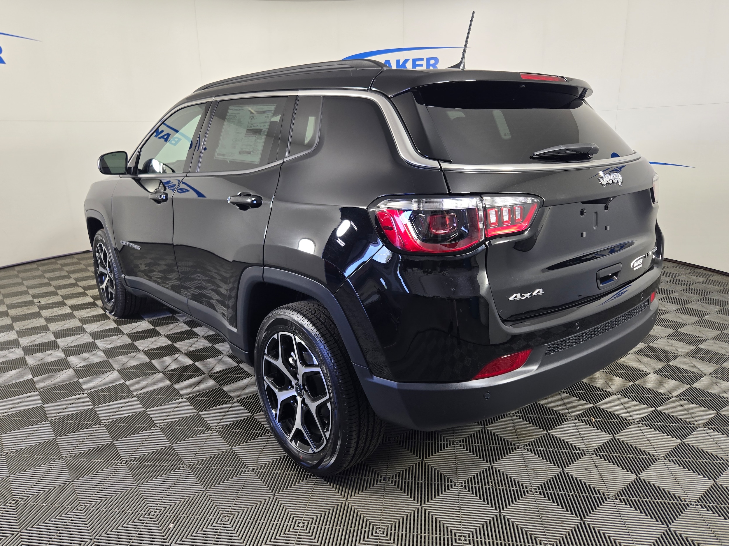 New 2026 Diamond Black Crystal Pearlcoat Jeep Limited image 5