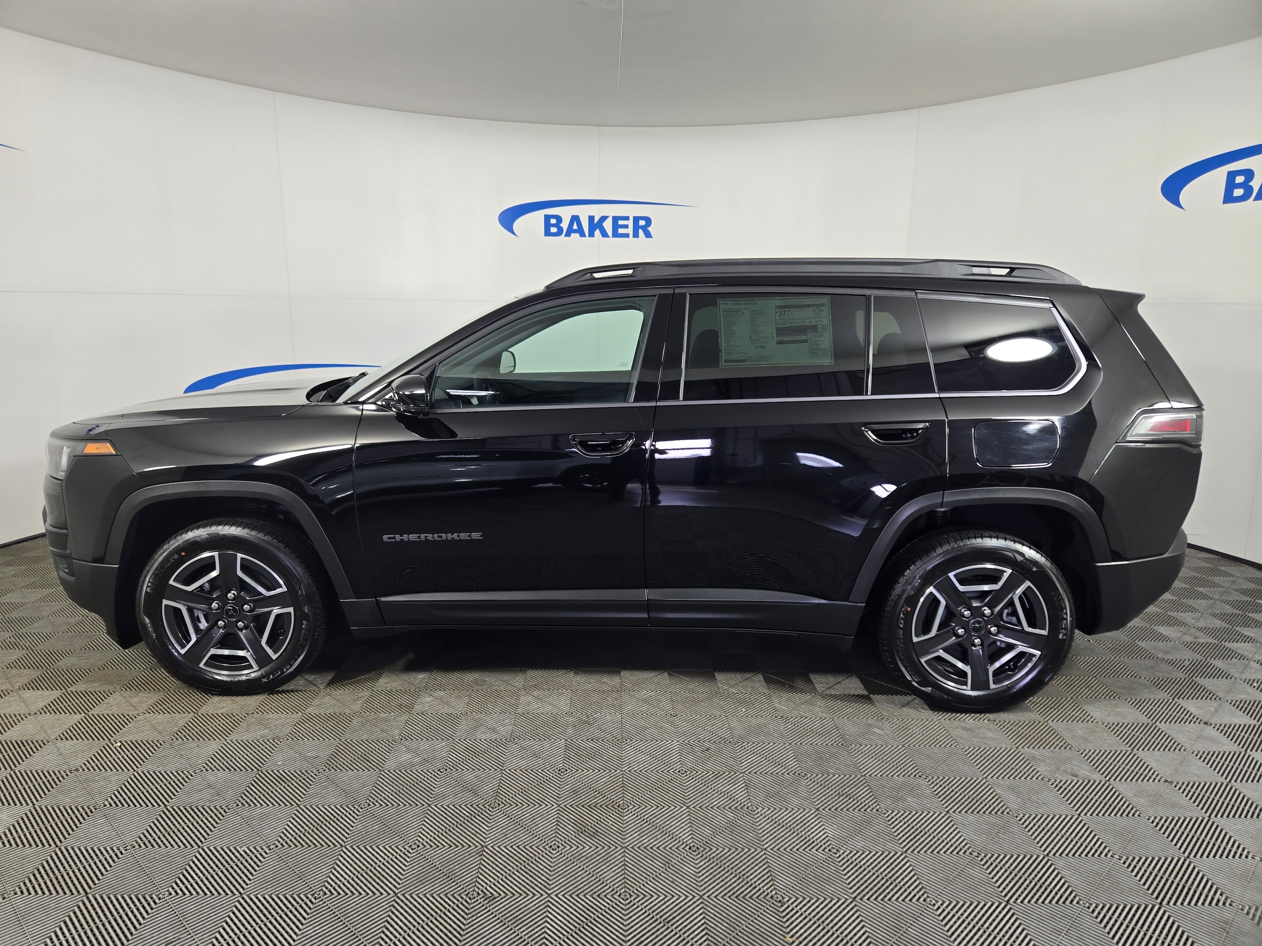 New 2026 Diamond Black Crystal Pearlcoat Jeep Laredo/Limited image 4