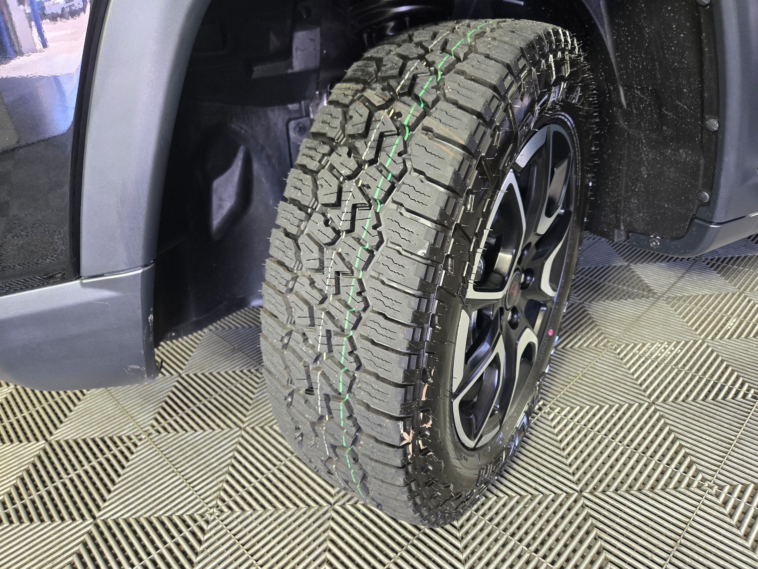 New 2026 Diamond Black Crystal Pearlcoat Jeep Trailhawk image 30