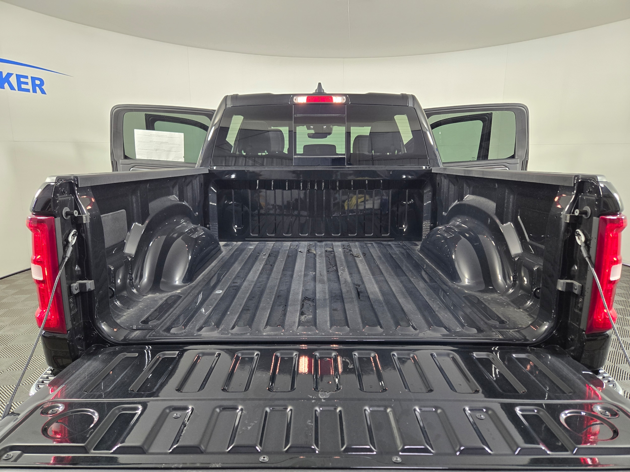 New 2026 Diamond Black Crystal Pearlcoat Ram Laramie image 16