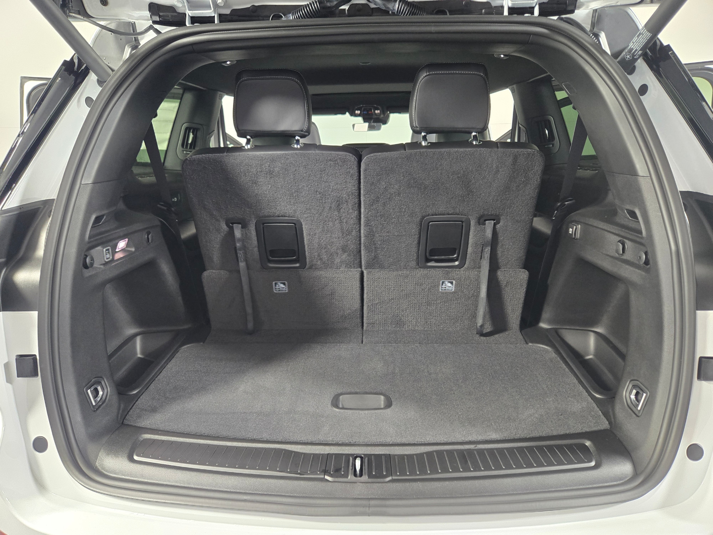 New 2027 Bright White Jeep Laredo image 13
