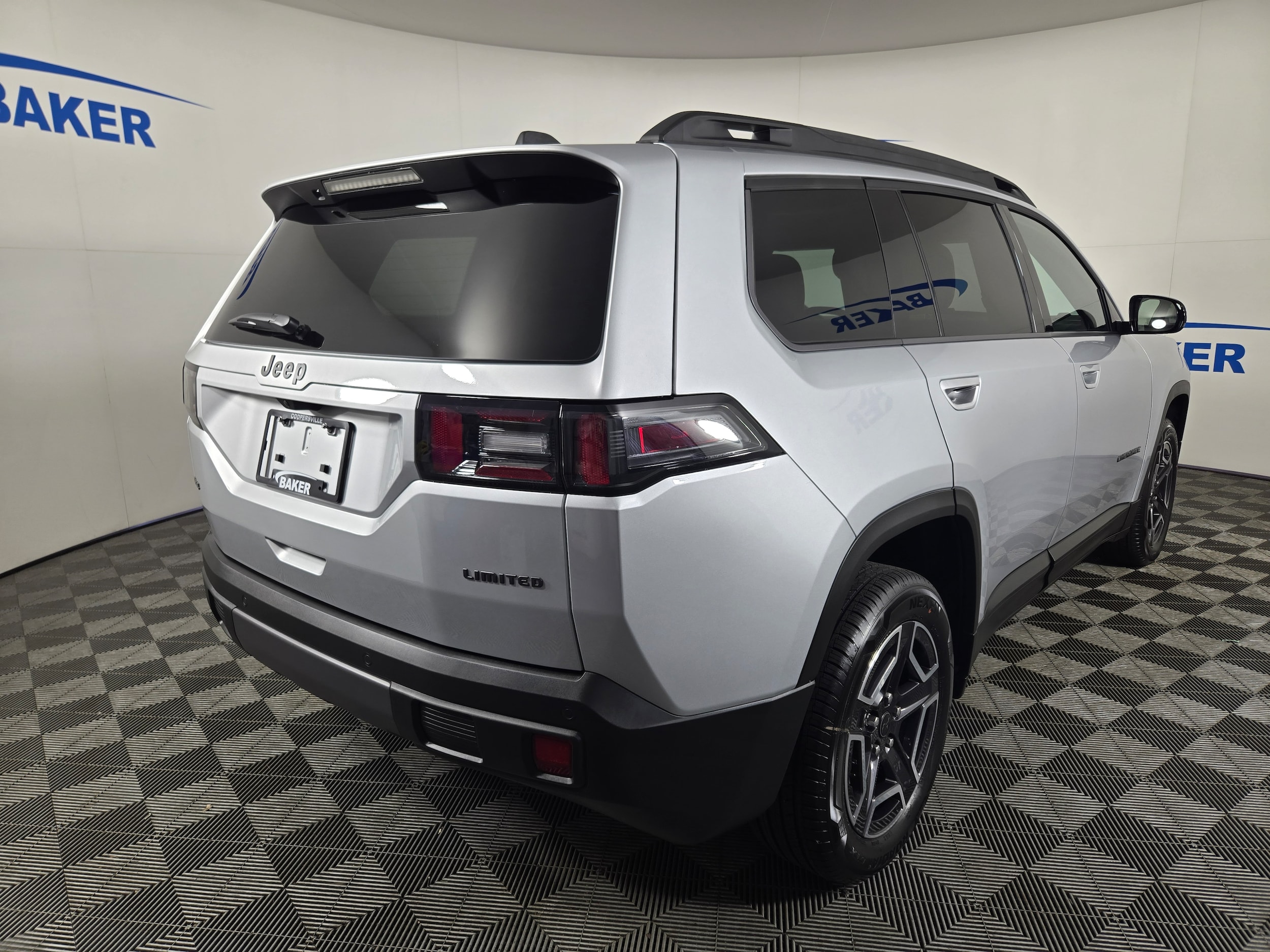 New 2026 Silver Zynith Jeep Laredo/Limited image 7