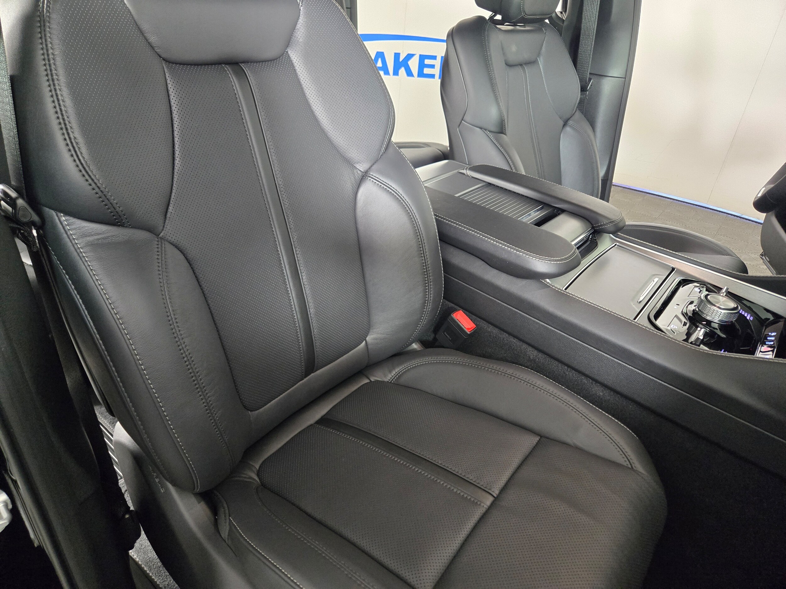 New 2026 High Gloss Black Jeep Limited image 10