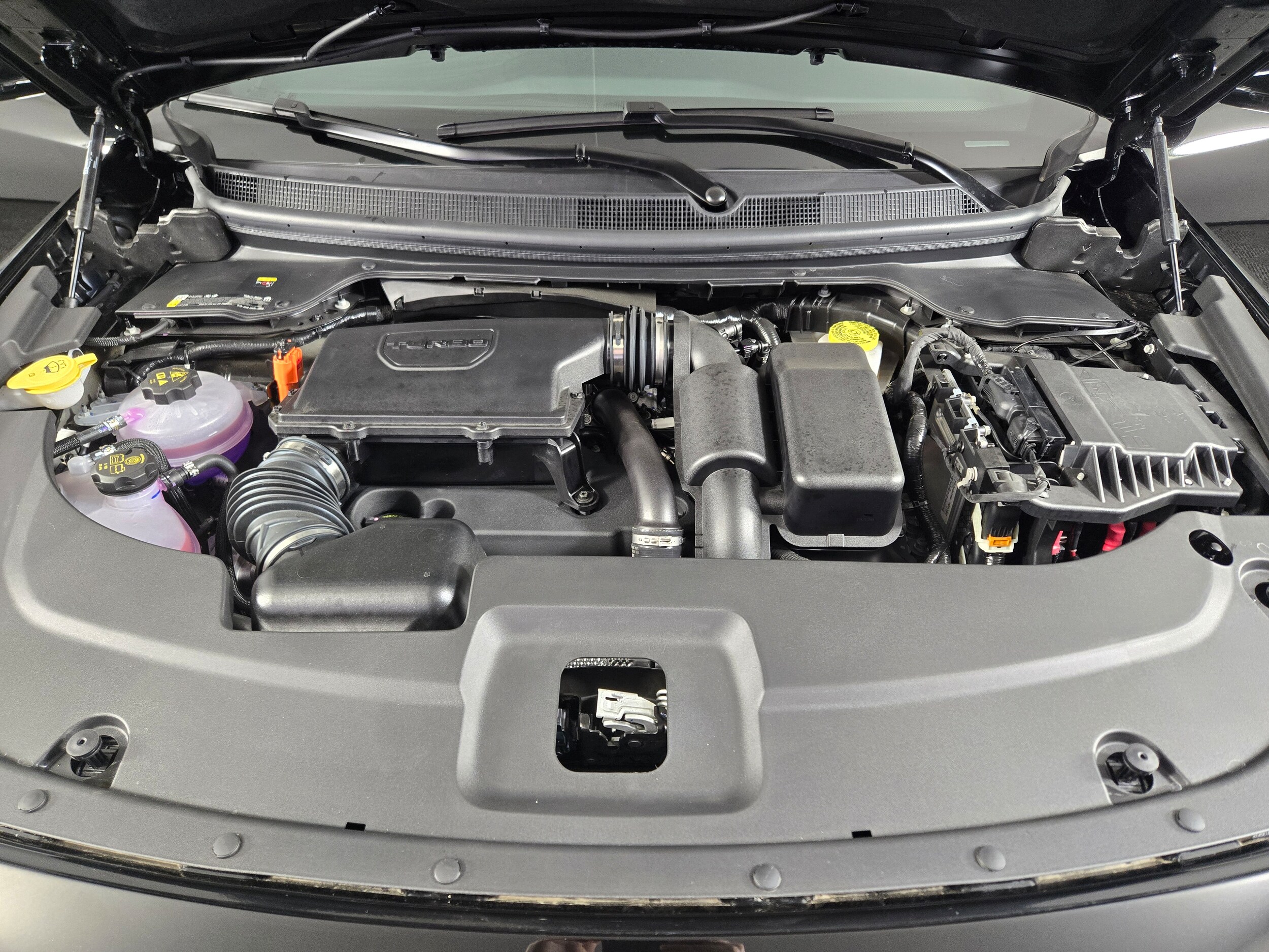 New 2026 Diamond Black Crystal Pearlcoat Jeep Laredo/Limited image 30