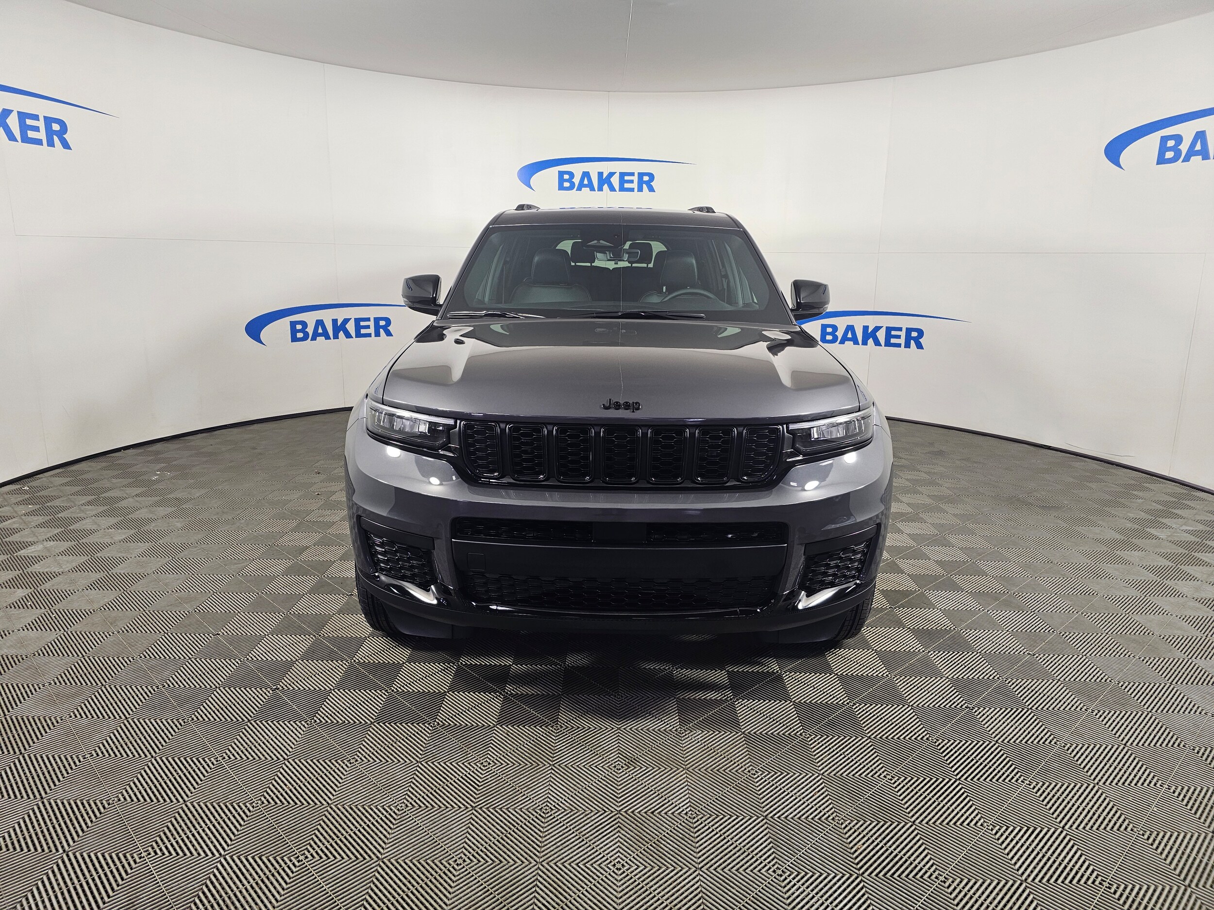 2025 Jeep Grand Cherokee L photo 2